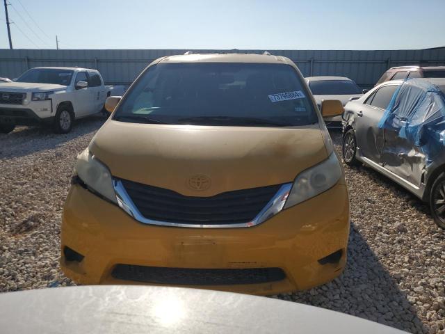 Photo 4 VIN: 5TDKK3DC5DS335220 - TOYOTA SIENNA LE 