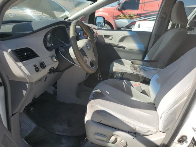 Photo 6 VIN: 5TDKK3DC5DS335220 - TOYOTA SIENNA LE 