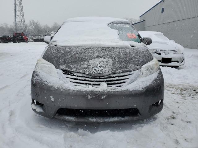 Photo 4 VIN: 5TDKK3DC5DS350302 - TOYOTA SIENNA LE 