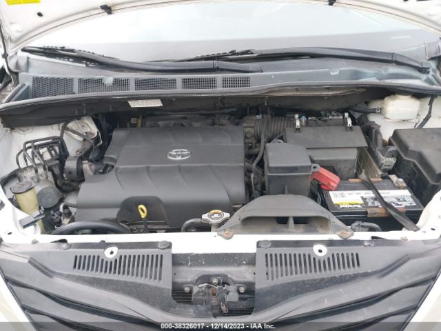 Photo 9 VIN: 5TDKK3DC5DS358240 - TOYOTA SIENNA 