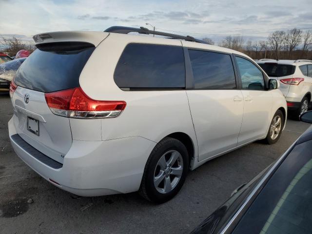 Photo 2 VIN: 5TDKK3DC5DS360022 - TOYOTA SIENNA LE 