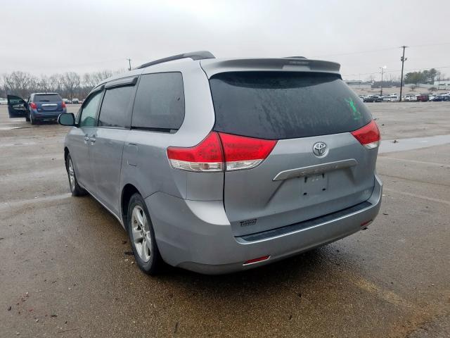 Photo 2 VIN: 5TDKK3DC5DS367181 - TOYOTA SIENNA LE 