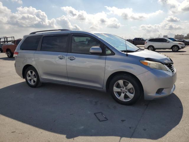 Photo 3 VIN: 5TDKK3DC5DS369917 - TOYOTA SIENNA LE 