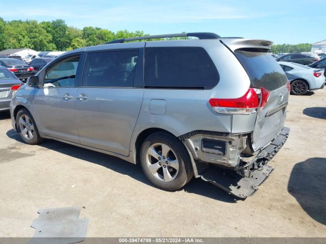 Photo 2 VIN: 5TDKK3DC5DS378262 - TOYOTA SIENNA 