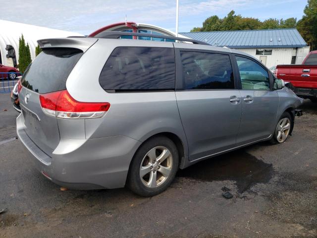 Photo 2 VIN: 5TDKK3DC5DS381064 - TOYOTA SIENNA LE 