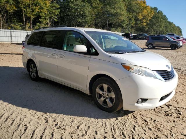 Photo 3 VIN: 5TDKK3DC5DS385597 - TOYOTA SIENNA LE 