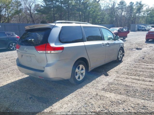 Photo 3 VIN: 5TDKK3DC5DS390492 - TOYOTA SIENNA 