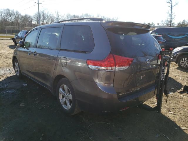 Photo 2 VIN: 5TDKK3DC5ES413884 - TOYOTA SIENNA LE 