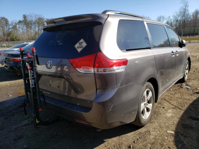 Photo 3 VIN: 5TDKK3DC5ES413884 - TOYOTA SIENNA LE 