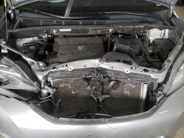 Photo 6 VIN: 5TDKK3DC5ES415229 - TOYOTA SIENNA LE 