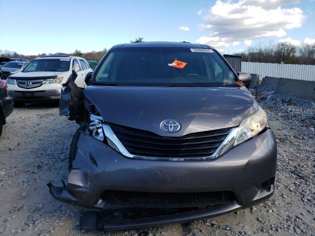 Photo 4 VIN: 5TDKK3DC5ES440065 - TOYOTA SIENNA LE 