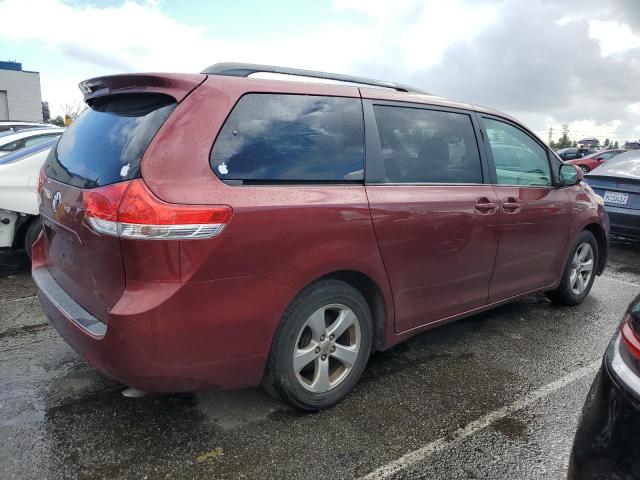 Photo 2 VIN: 5TDKK3DC5ES446206 - TOYOTA SIENNA LE 