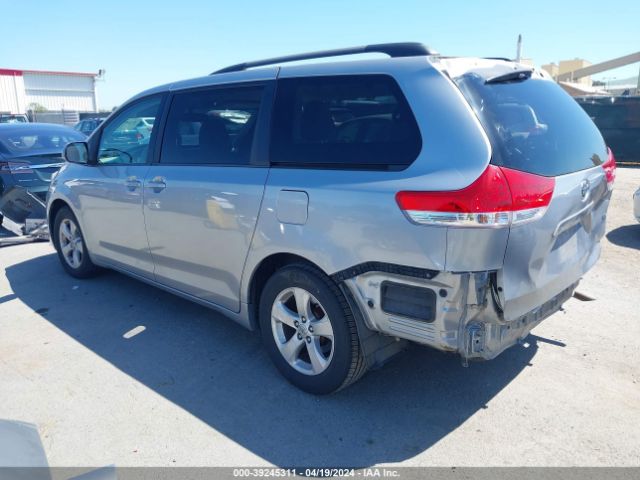 Photo 2 VIN: 5TDKK3DC5ES447503 - TOYOTA SIENNA 