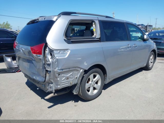 Photo 3 VIN: 5TDKK3DC5ES447503 - TOYOTA SIENNA 