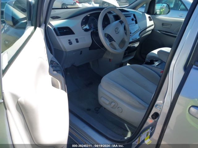 Photo 4 VIN: 5TDKK3DC5ES447503 - TOYOTA SIENNA 