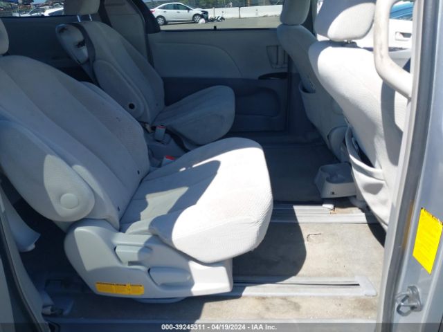 Photo 7 VIN: 5TDKK3DC5ES447503 - TOYOTA SIENNA 