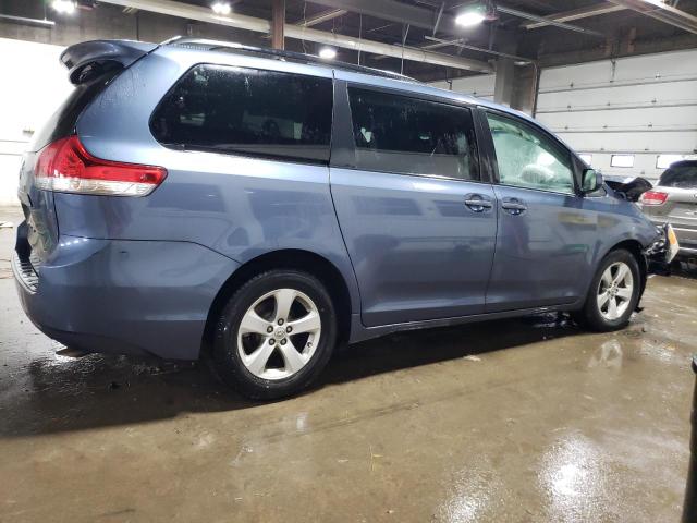 Photo 2 VIN: 5TDKK3DC5ES463796 - TOYOTA SIENNA LE 