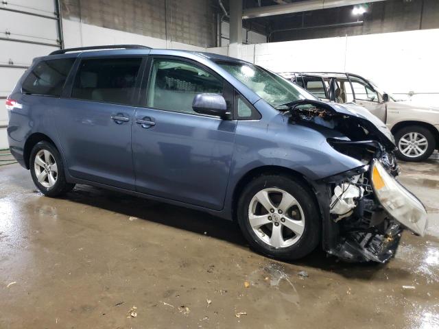 Photo 3 VIN: 5TDKK3DC5ES463796 - TOYOTA SIENNA LE 