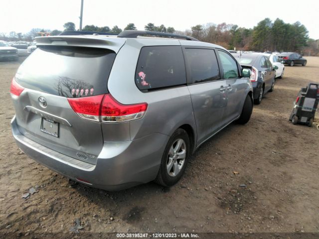 Photo 3 VIN: 5TDKK3DC5ES467170 - TOYOTA SIENNA 