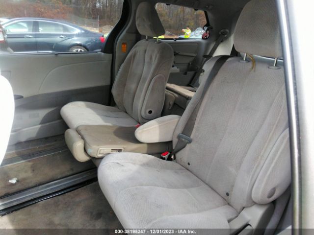 Photo 7 VIN: 5TDKK3DC5ES467170 - TOYOTA SIENNA 