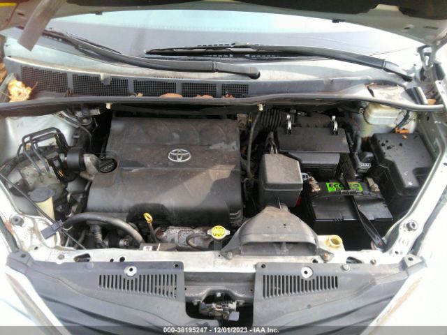 Photo 9 VIN: 5TDKK3DC5ES467170 - TOYOTA SIENNA 