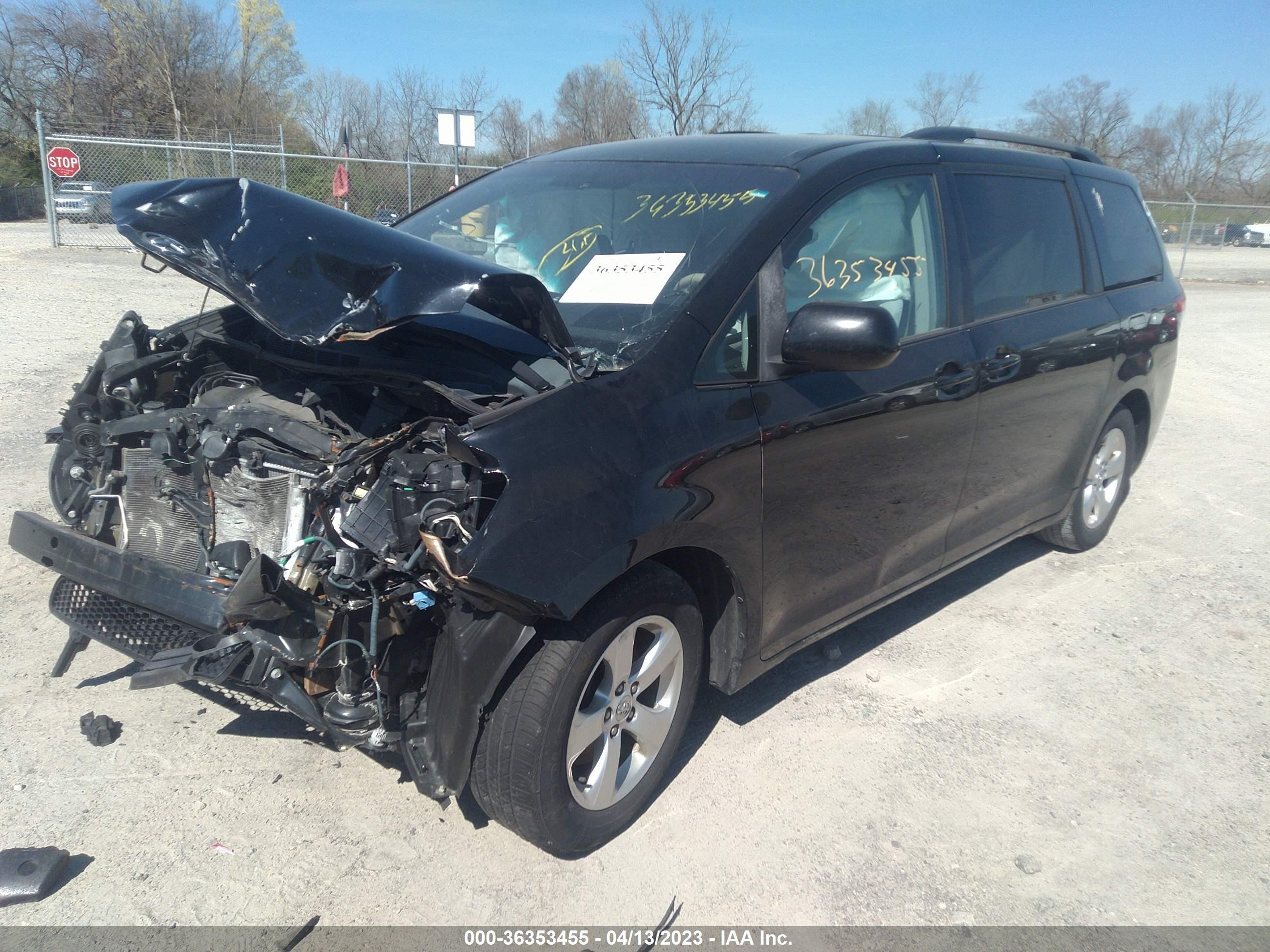 Photo 1 VIN: 5TDKK3DC5ES479139 - TOYOTA SIENNA 