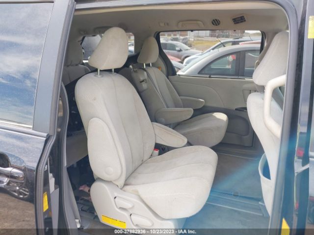 Photo 7 VIN: 5TDKK3DC5ES490464 - TOYOTA SIENNA 