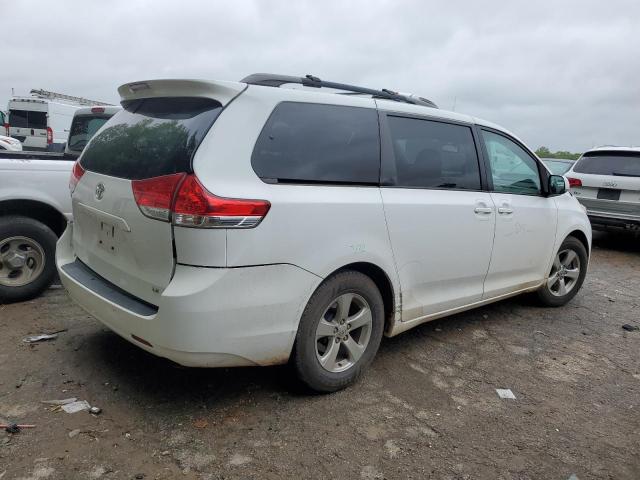 Photo 2 VIN: 5TDKK3DC5ES491162 - TOYOTA SIENNA LE 