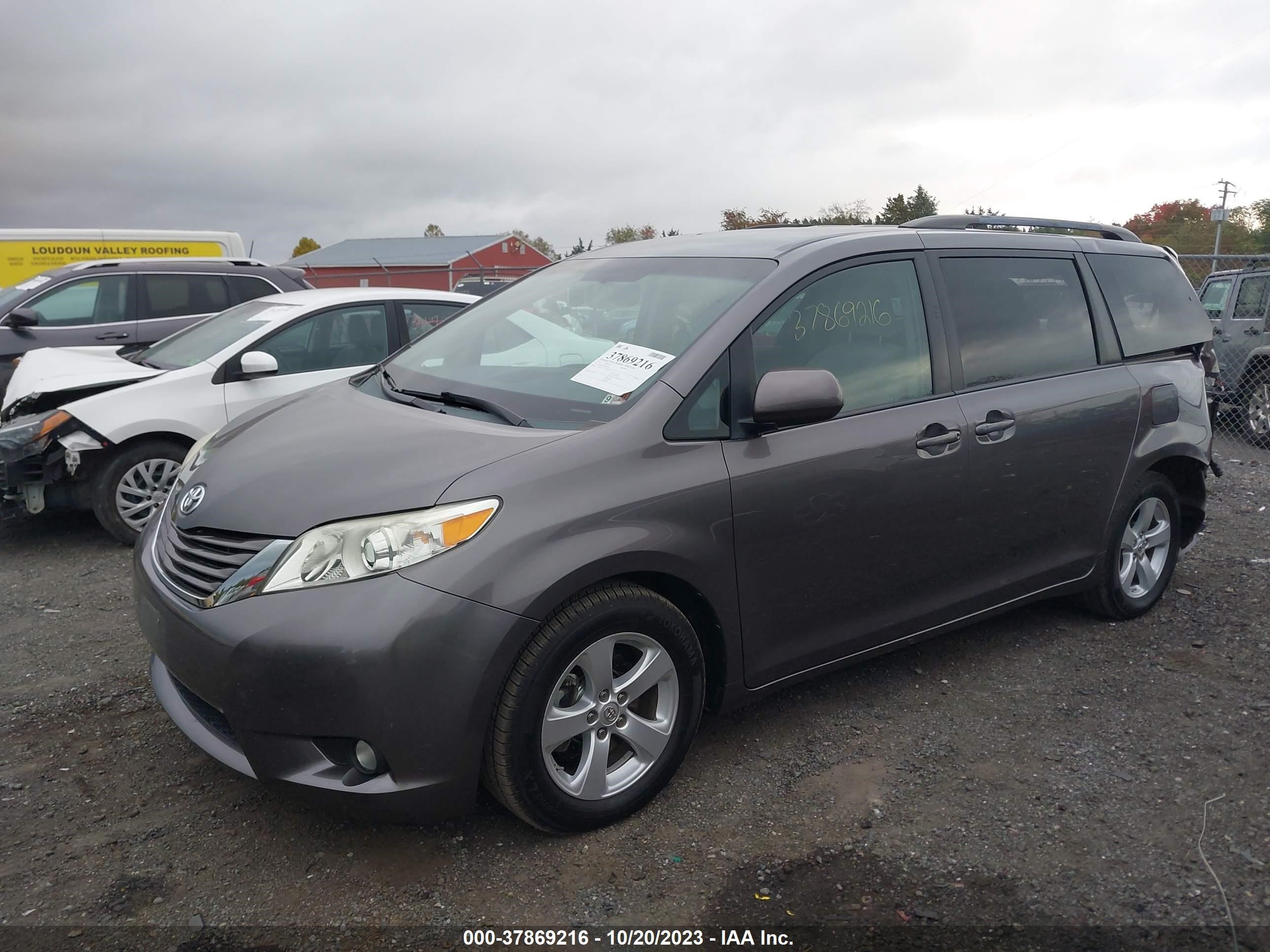 Photo 1 VIN: 5TDKK3DC5FS530110 - TOYOTA SIENNA 