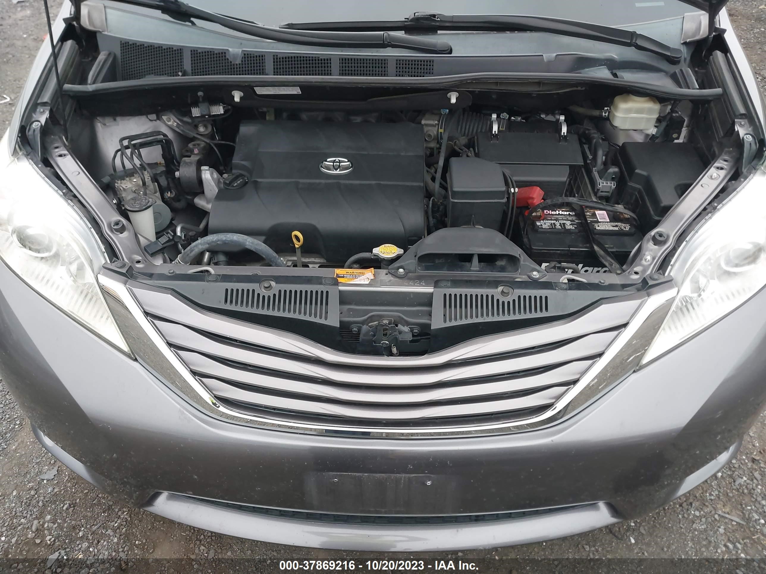 Photo 9 VIN: 5TDKK3DC5FS530110 - TOYOTA SIENNA 