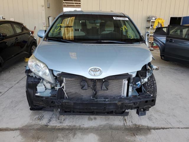 Photo 8 VIN: 5TDKK3DC5FS558229 - TOYOTA SIENNA LE 