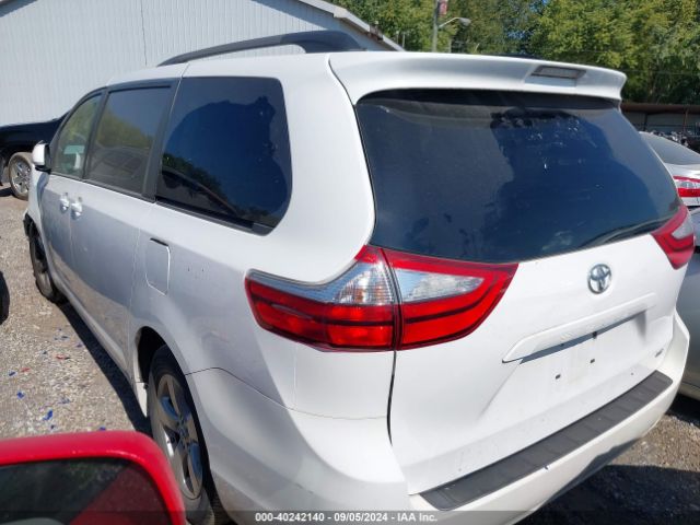 Photo 2 VIN: 5TDKK3DC5FS564032 - TOYOTA SIENNA 