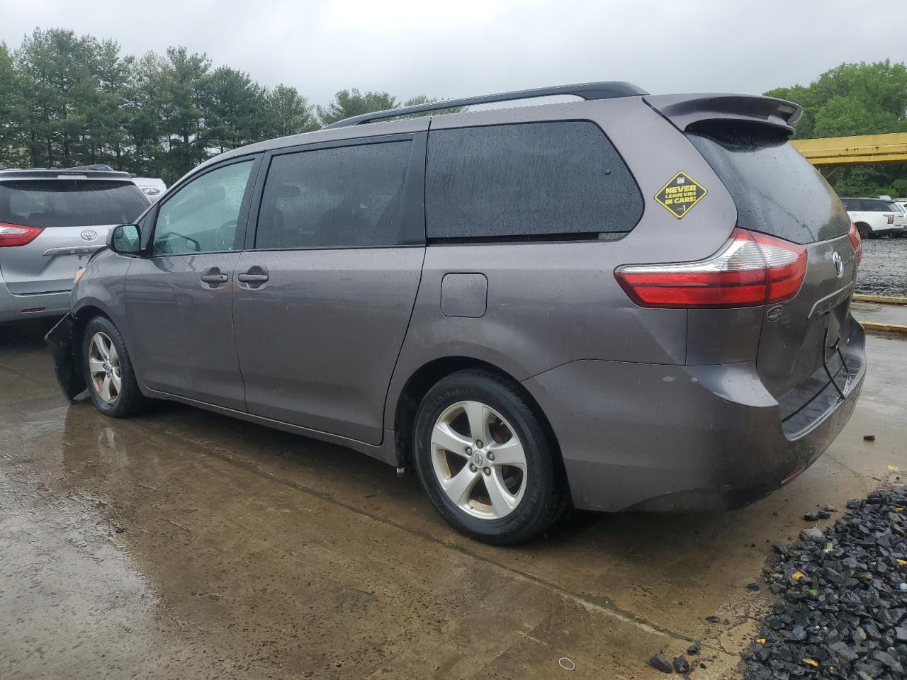 Photo 1 VIN: 5TDKK3DC5FS567190 - TOYOTA SIENNA 