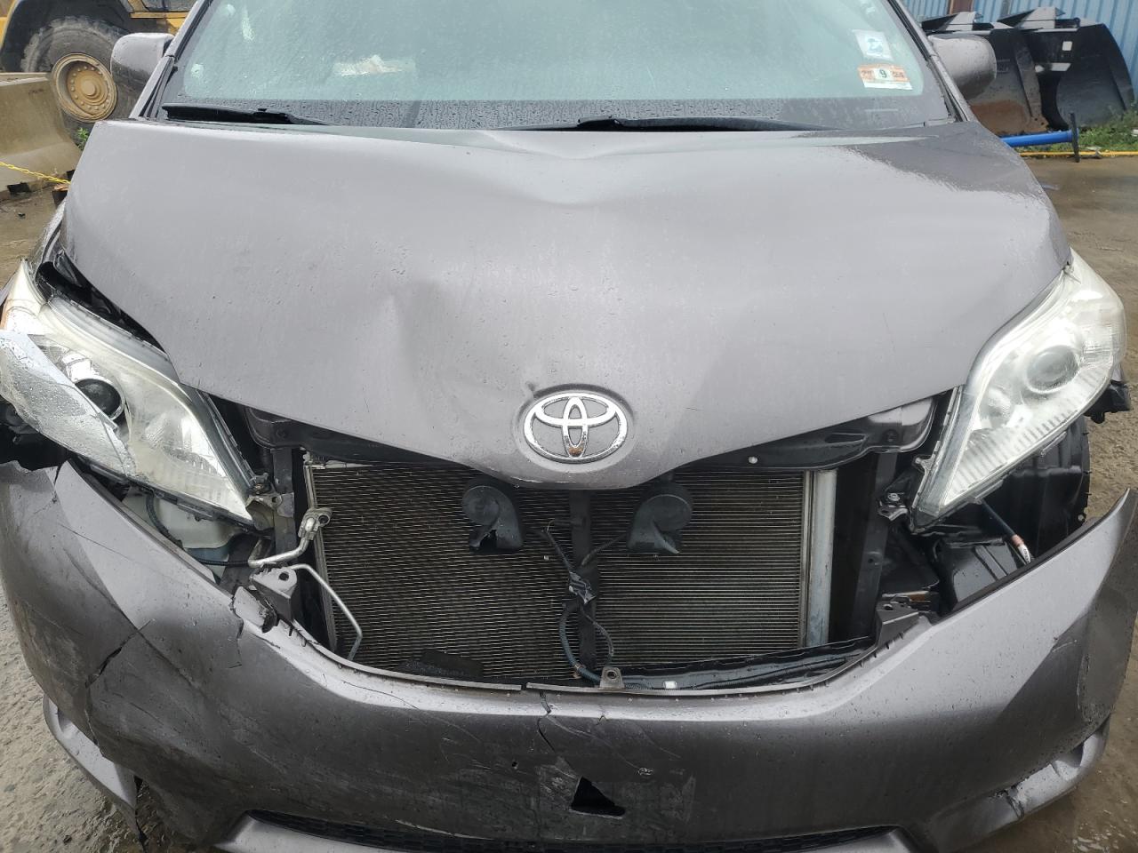 Photo 11 VIN: 5TDKK3DC5FS567190 - TOYOTA SIENNA 