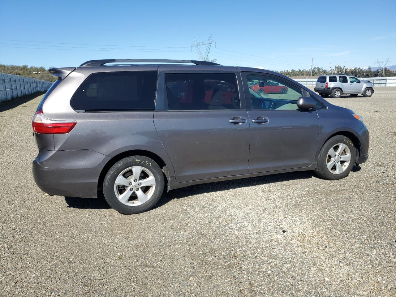 Photo 2 VIN: 5TDKK3DC5FS579582 - TOYOTA SIENNA 