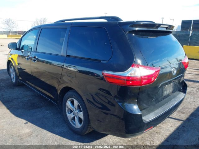 Photo 2 VIN: 5TDKK3DC5FS621071 - TOYOTA SIENNA 