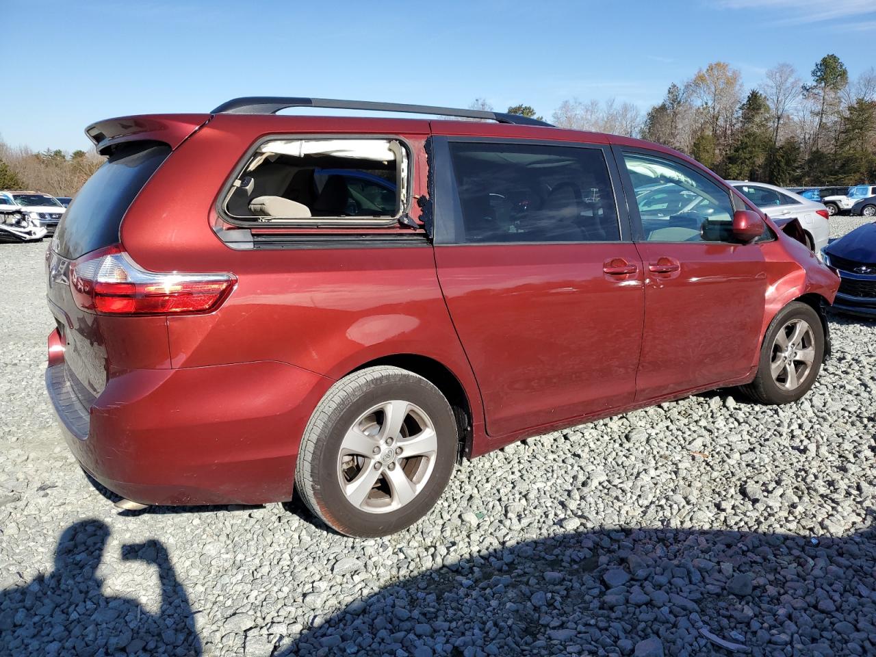 Photo 2 VIN: 5TDKK3DC5FS633222 - TOYOTA SIENNA 