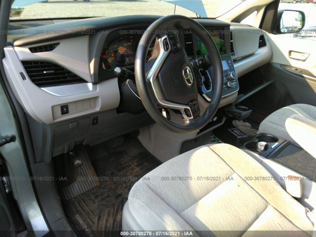 Photo 4 VIN: 5TDKK3DC5FS644091 - TOYOTA SIENNA 