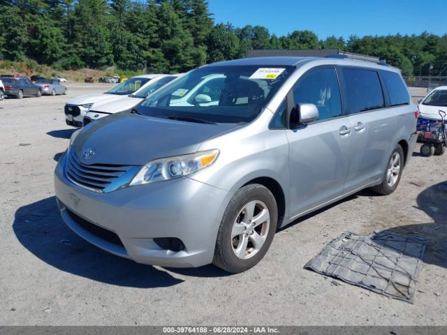 Photo 1 VIN: 5TDKK3DC5FS667354 - TOYOTA SIENNA 