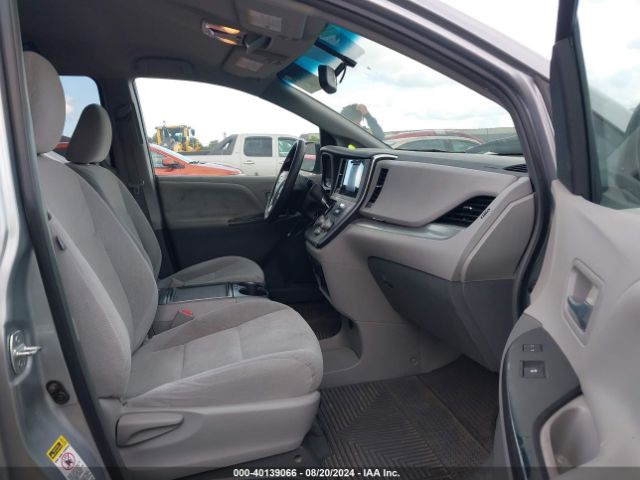 Photo 4 VIN: 5TDKK3DC5FS676295 - TOYOTA SIENNA 