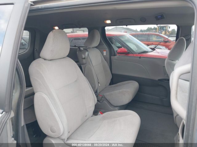 Photo 7 VIN: 5TDKK3DC5FS676295 - TOYOTA SIENNA 