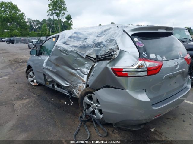 Photo 2 VIN: 5TDKK3DC5GS698265 - TOYOTA SIENNA 