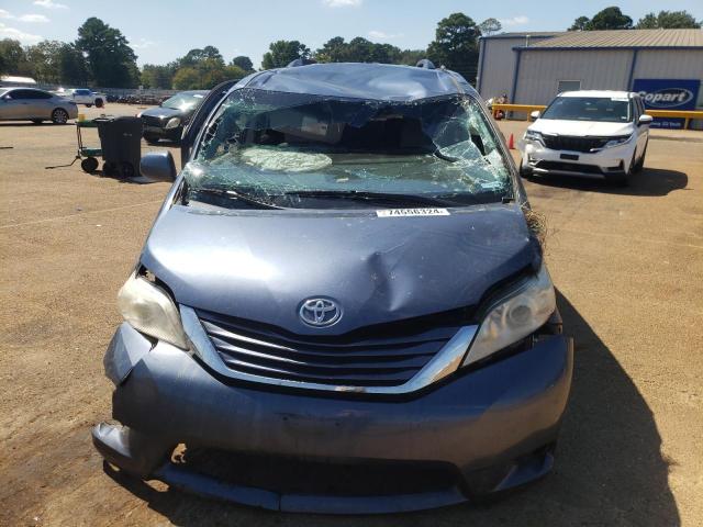 Photo 4 VIN: 5TDKK3DC5GS712827 - TOYOTA SIENNA LE 