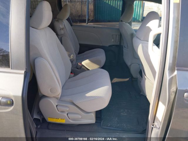 Photo 7 VIN: 5TDKK3DC6BS003350 - TOYOTA SIENNA 