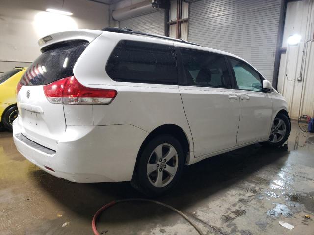 Photo 2 VIN: 5TDKK3DC6BS011397 - TOYOTA SIENNA LE 