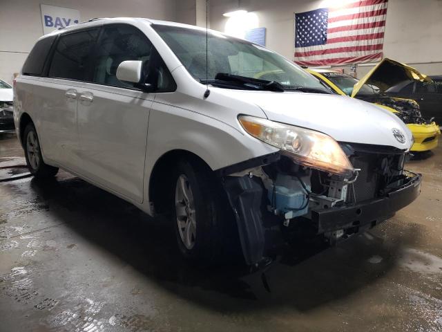 Photo 3 VIN: 5TDKK3DC6BS011397 - TOYOTA SIENNA LE 