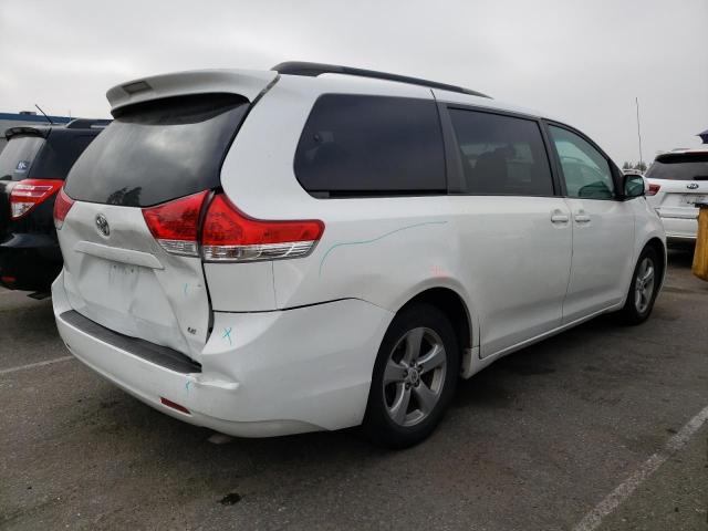 Photo 2 VIN: 5TDKK3DC6BS012341 - TOYOTA SIENNA LE 