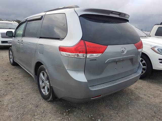 Photo 2 VIN: 5TDKK3DC6BS014526 - TOYOTA SIENNA LE 