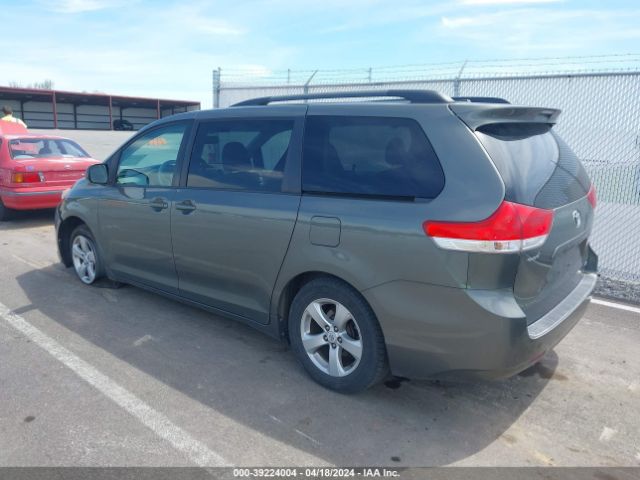 Photo 2 VIN: 5TDKK3DC6BS021475 - TOYOTA SIENNA 