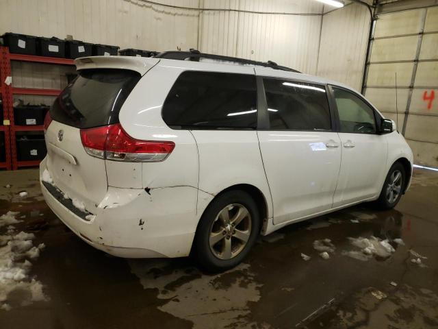 Photo 2 VIN: 5TDKK3DC6BS032752 - TOYOTA SIENNA LE 